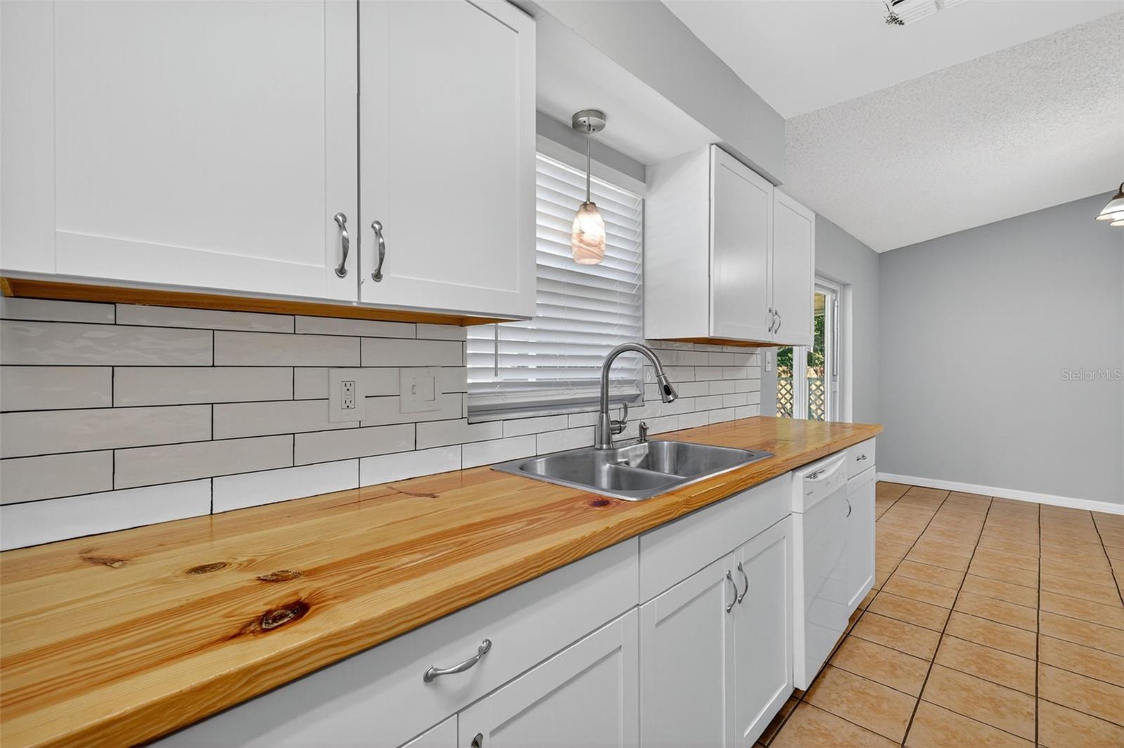 Image 18 of 37 For 300 Cricket Hollow Lane