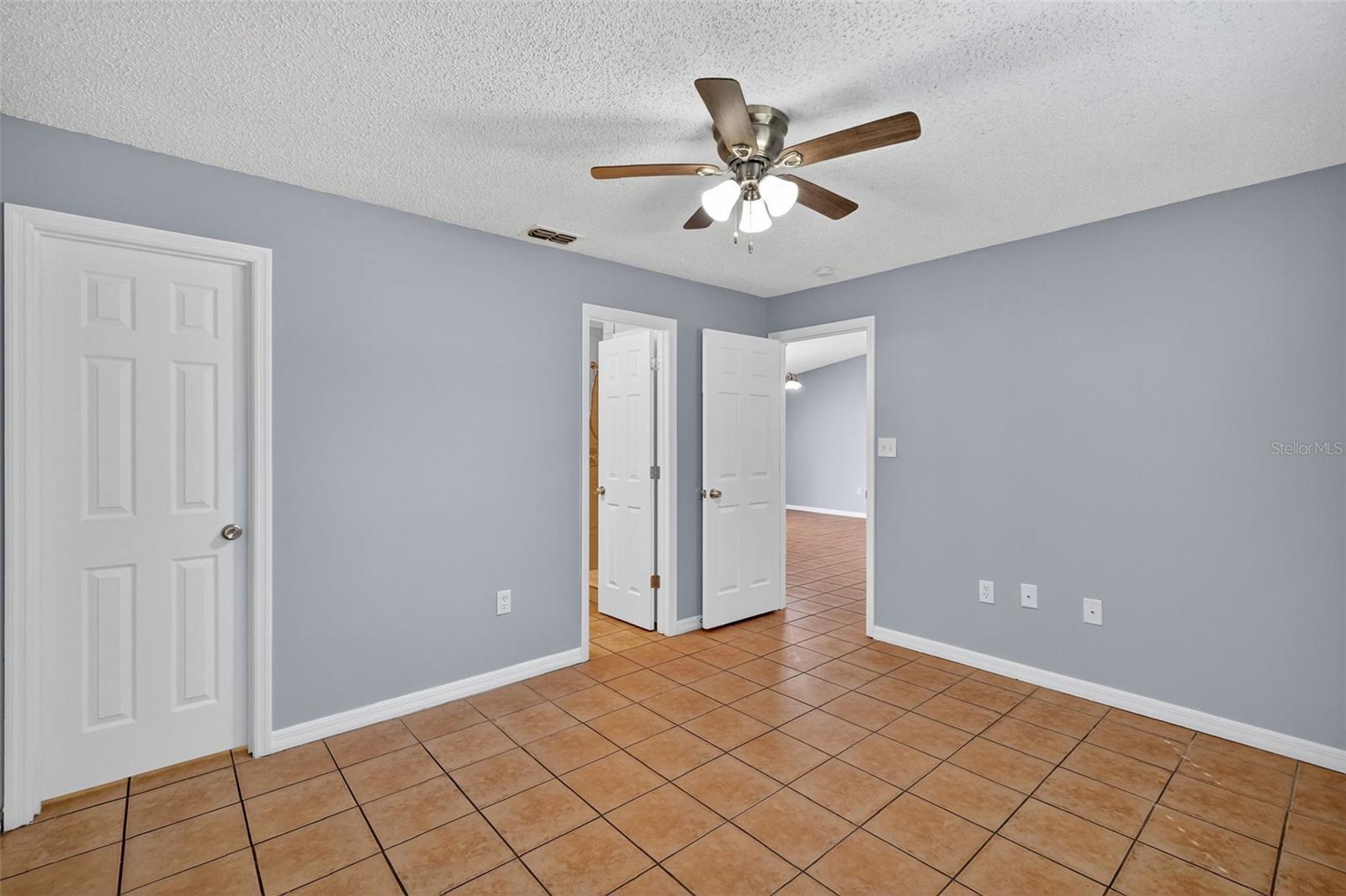 Image 21 of 37 For 300 Cricket Hollow Lane