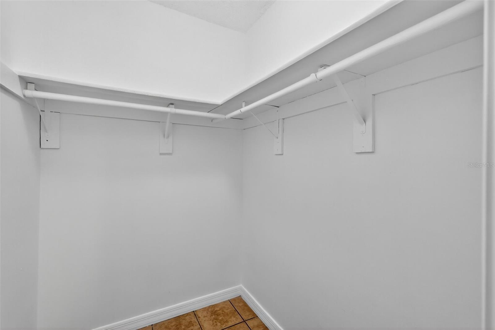 Image 22 of 37 For 300 Cricket Hollow Lane