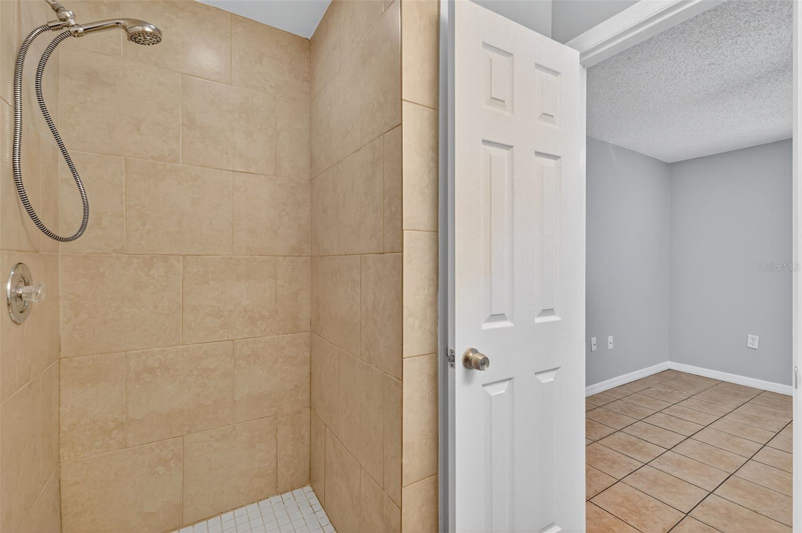 Image 24 of 37 For 300 Cricket Hollow Lane