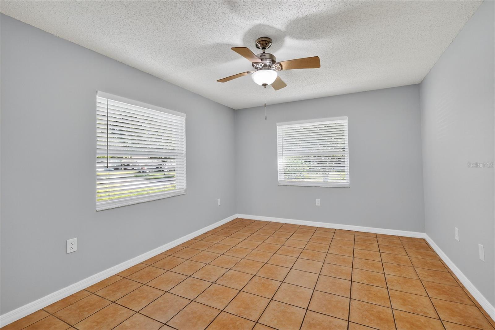 Image 25 of 37 For 300 Cricket Hollow Lane