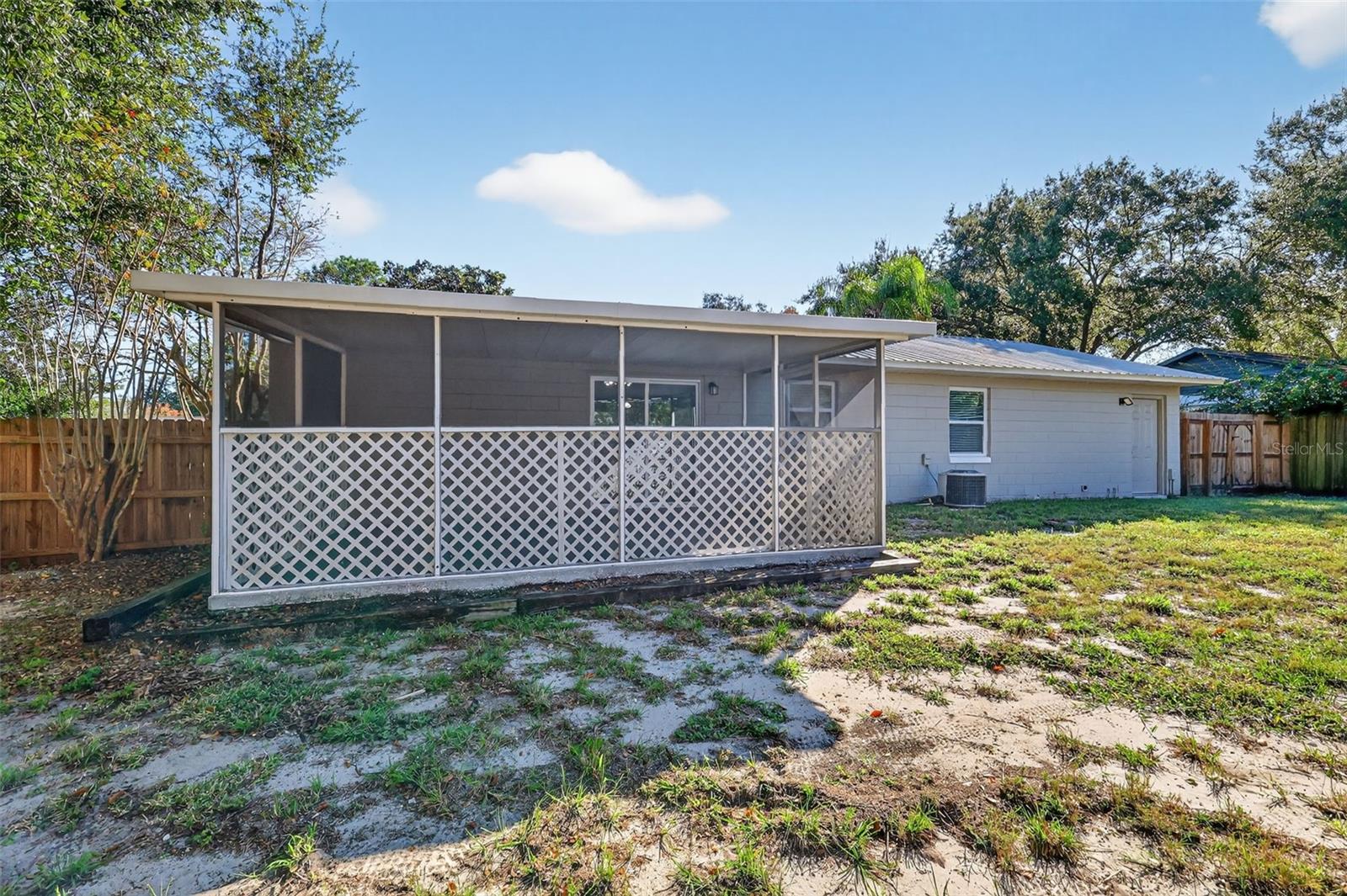 Image 5 of 37 For 300 Cricket Hollow Lane