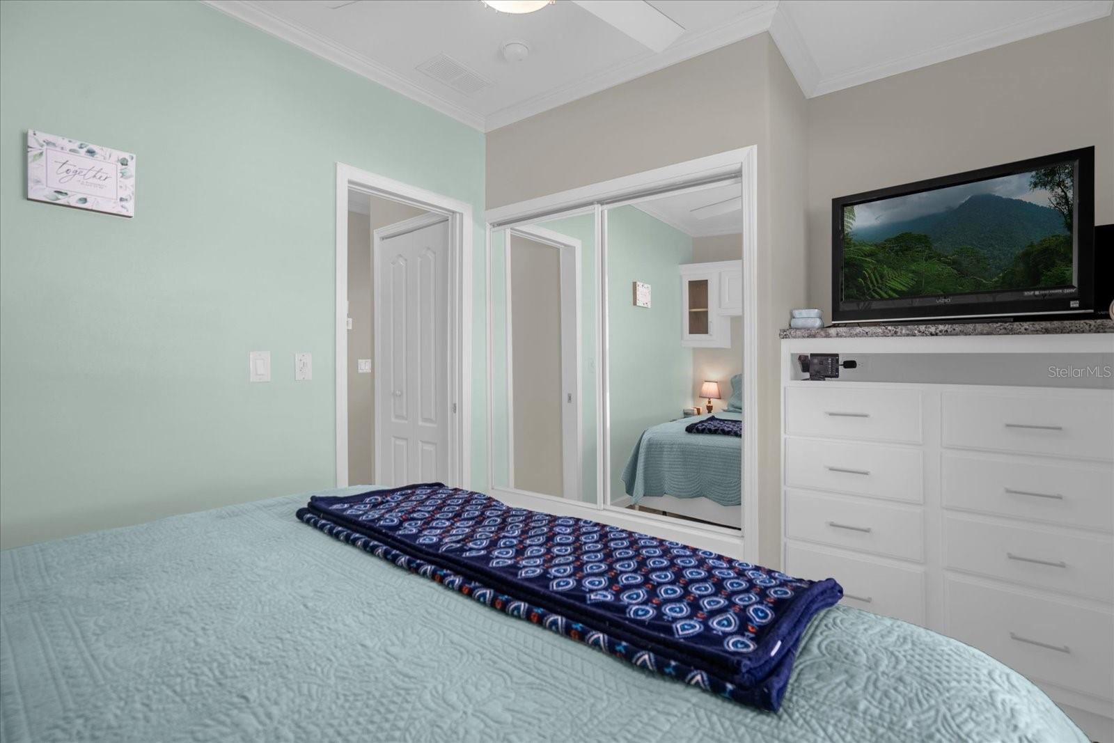 Image 13 of 21 For 4965 Shore Line Drive