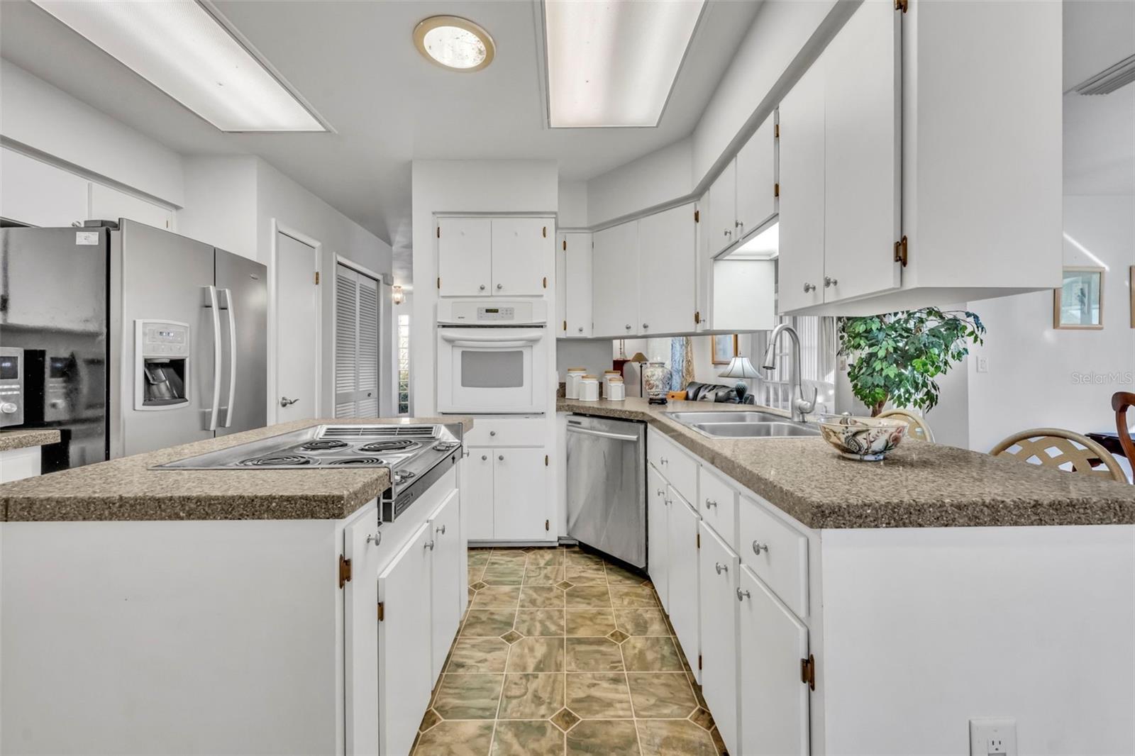 Image 17 of 33 For 1514 New Abbey Avenue