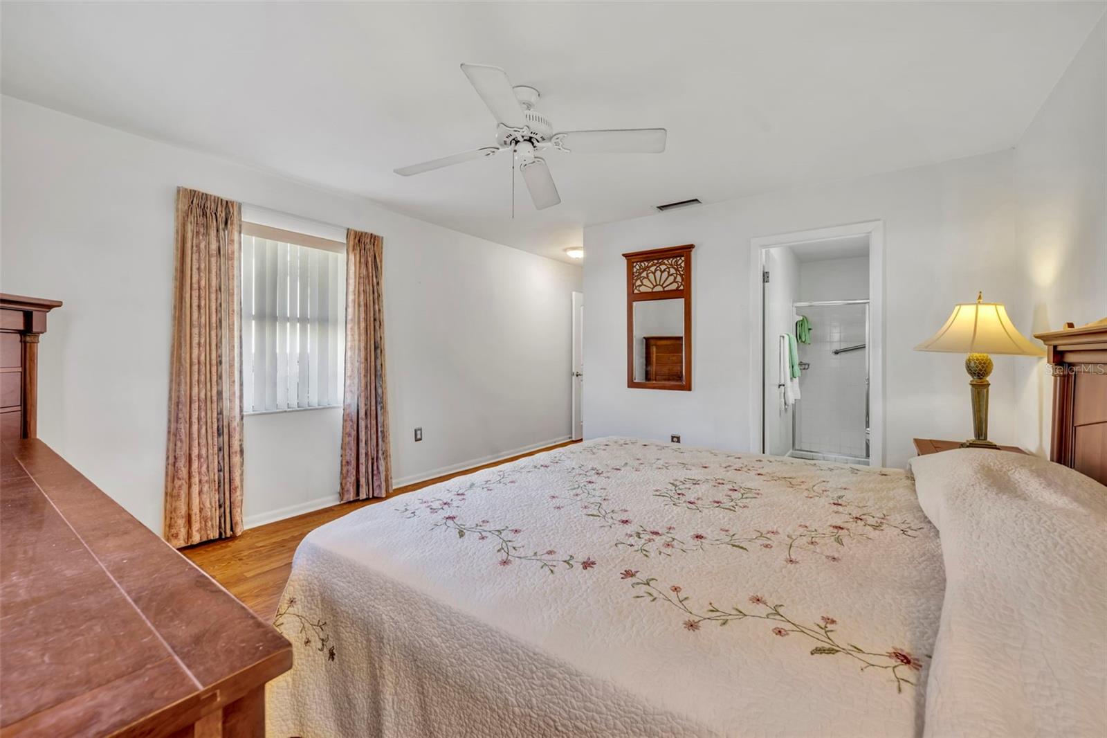 Image 23 of 33 For 1514 New Abbey Avenue