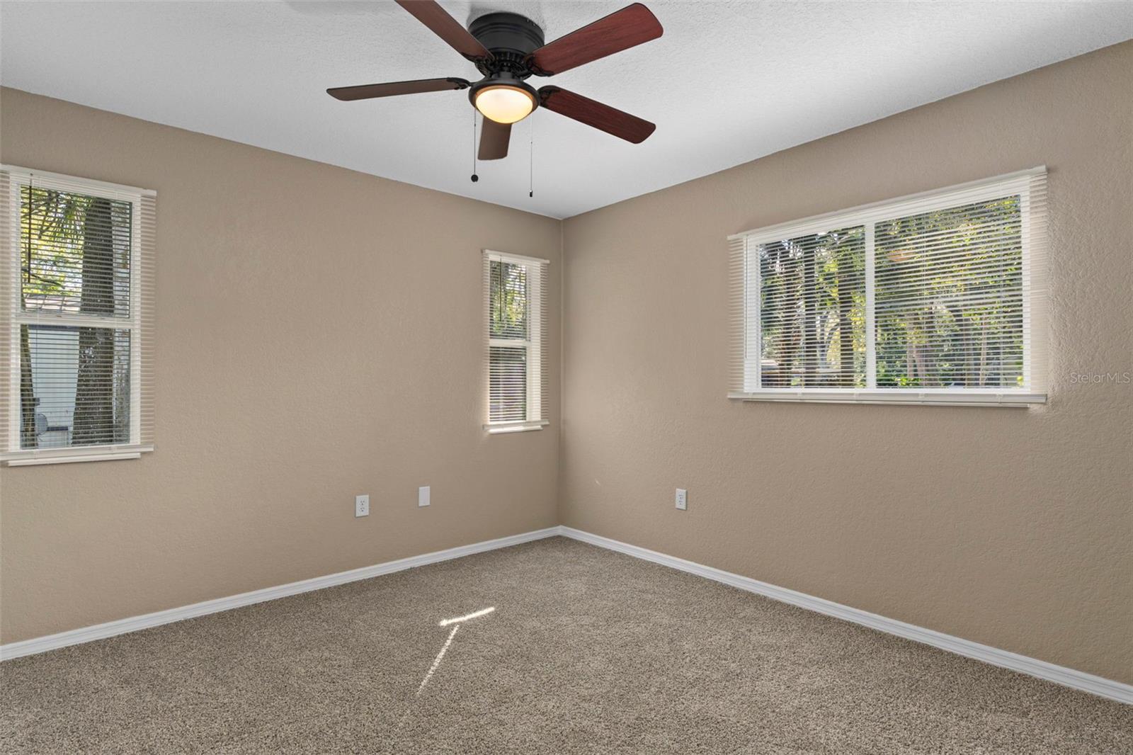 Image 18 of 39 For 2588 Cr 426e