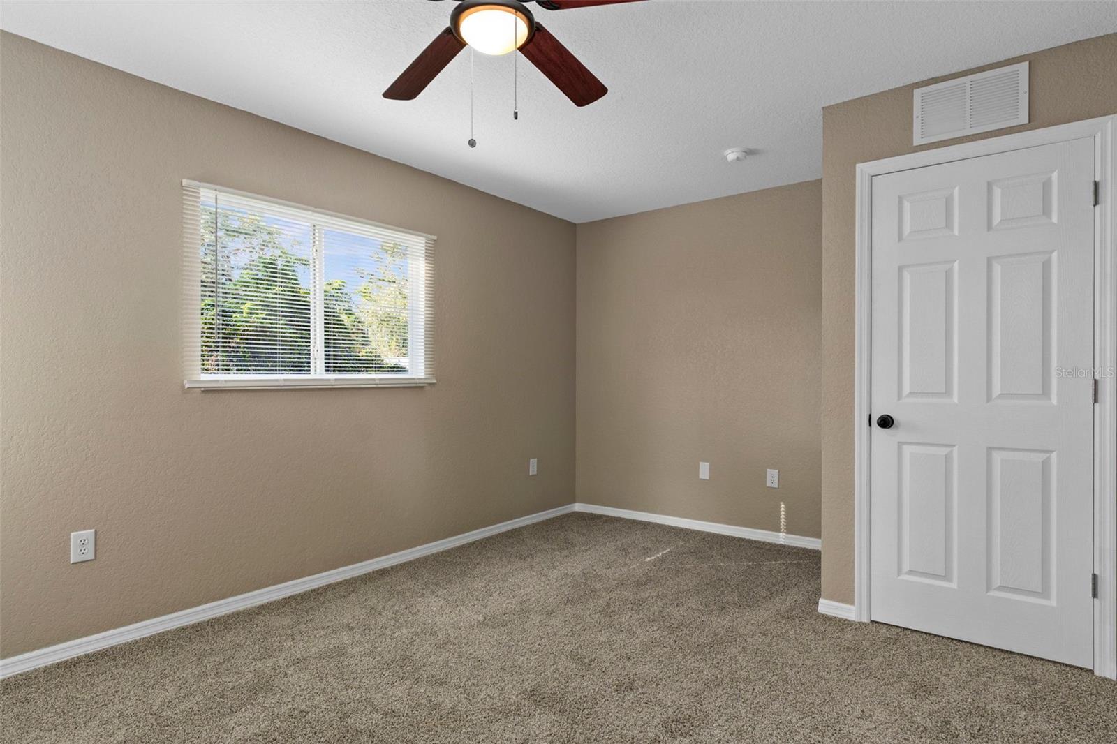 Image 19 of 39 For 2588 Cr 426e