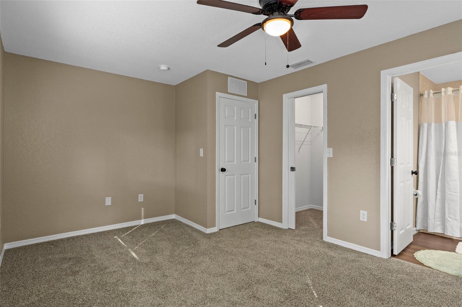 Image 20 of 39 For 2588 Cr 426e