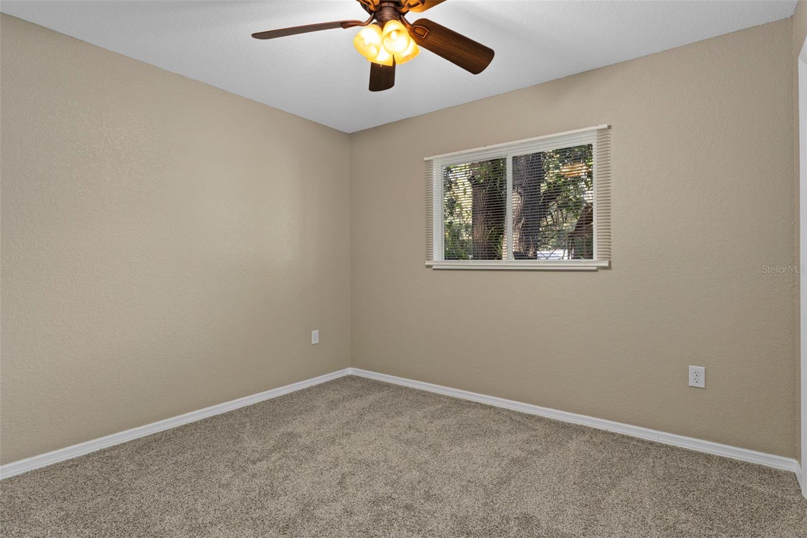 Image 23 of 39 For 2588 Cr 426e