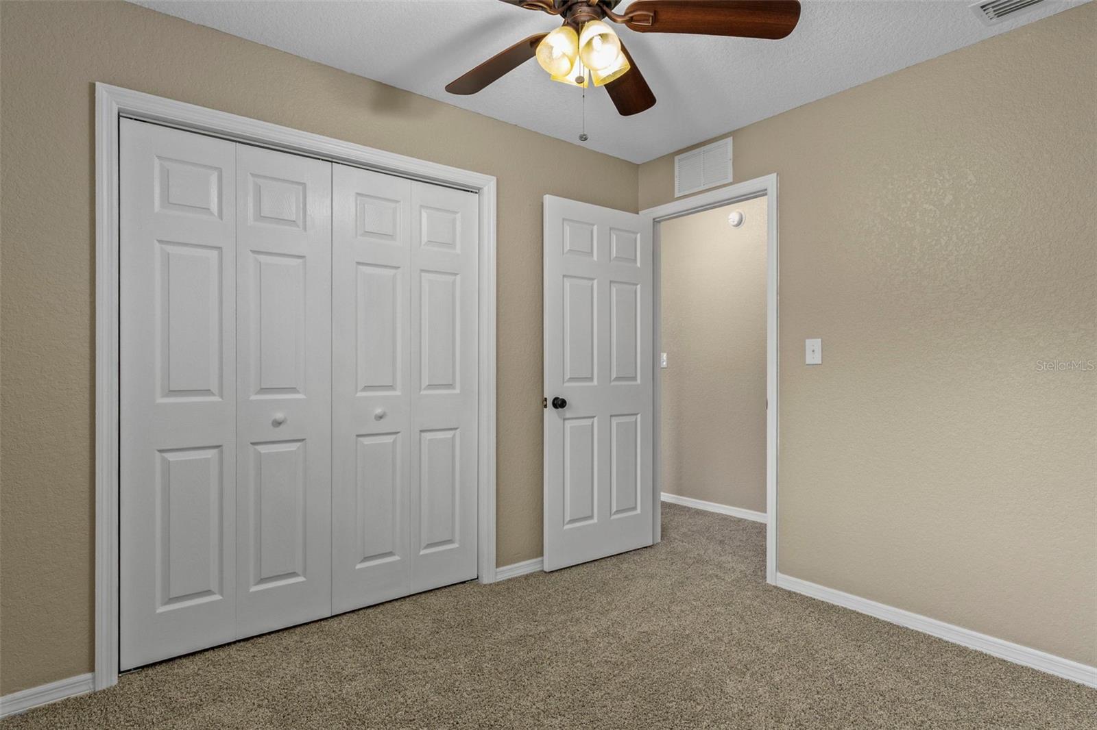 Image 28 of 39 For 2588 Cr 426e