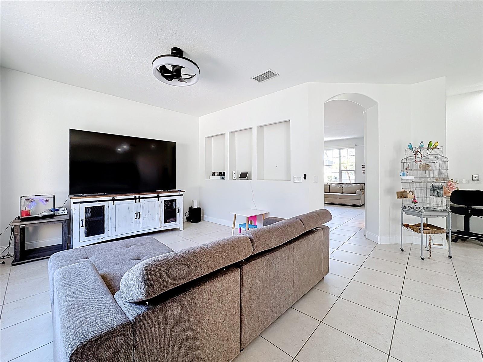 Image 18 of 42 For 1826 Meadow Pond Way