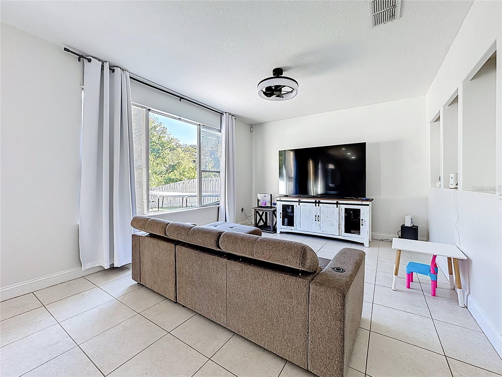 Image 19 of 42 For 1826 Meadow Pond Way