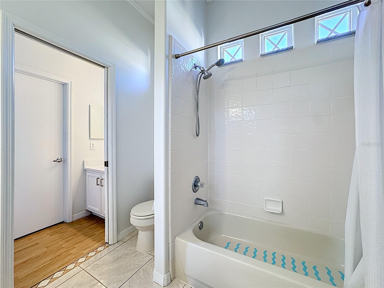 Image 34 of 42 For 1826 Meadow Pond Way