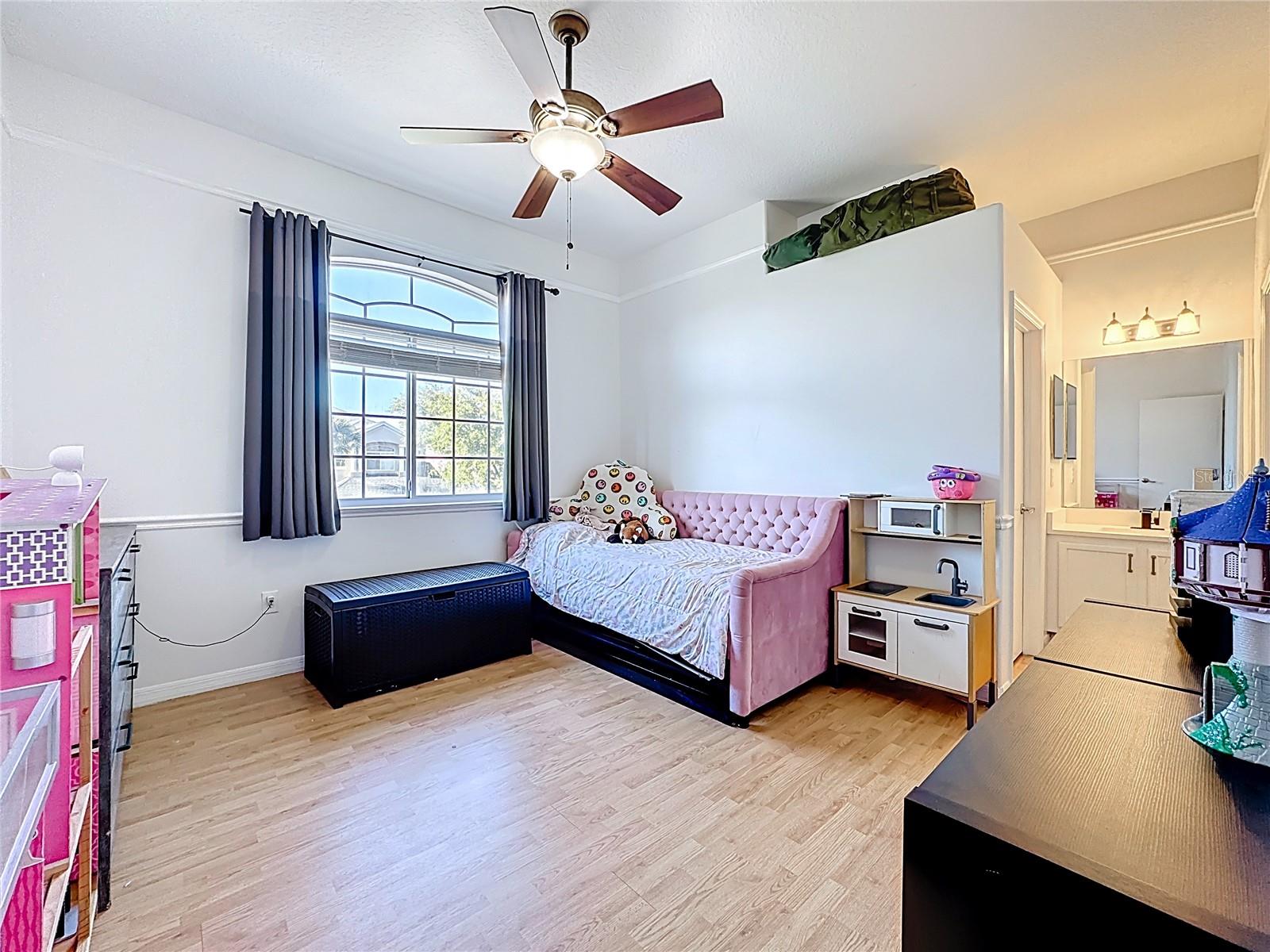 Image 36 of 42 For 1826 Meadow Pond Way