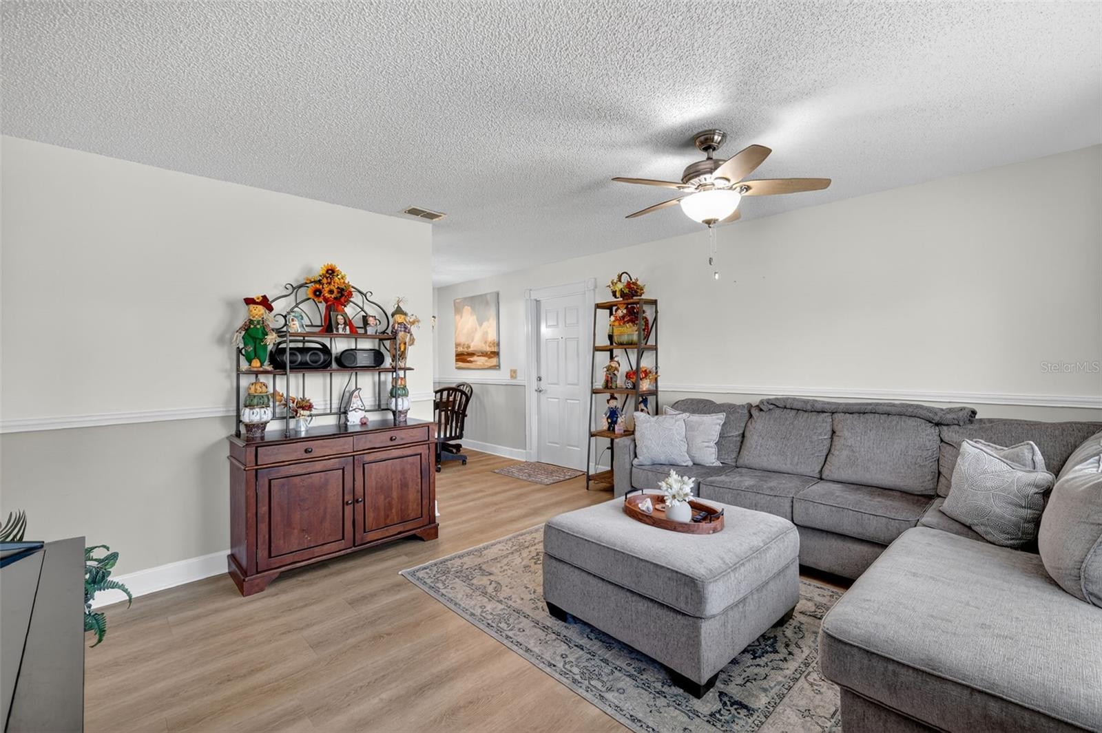 Image 6 of 27 For 1239 Padgett Circle