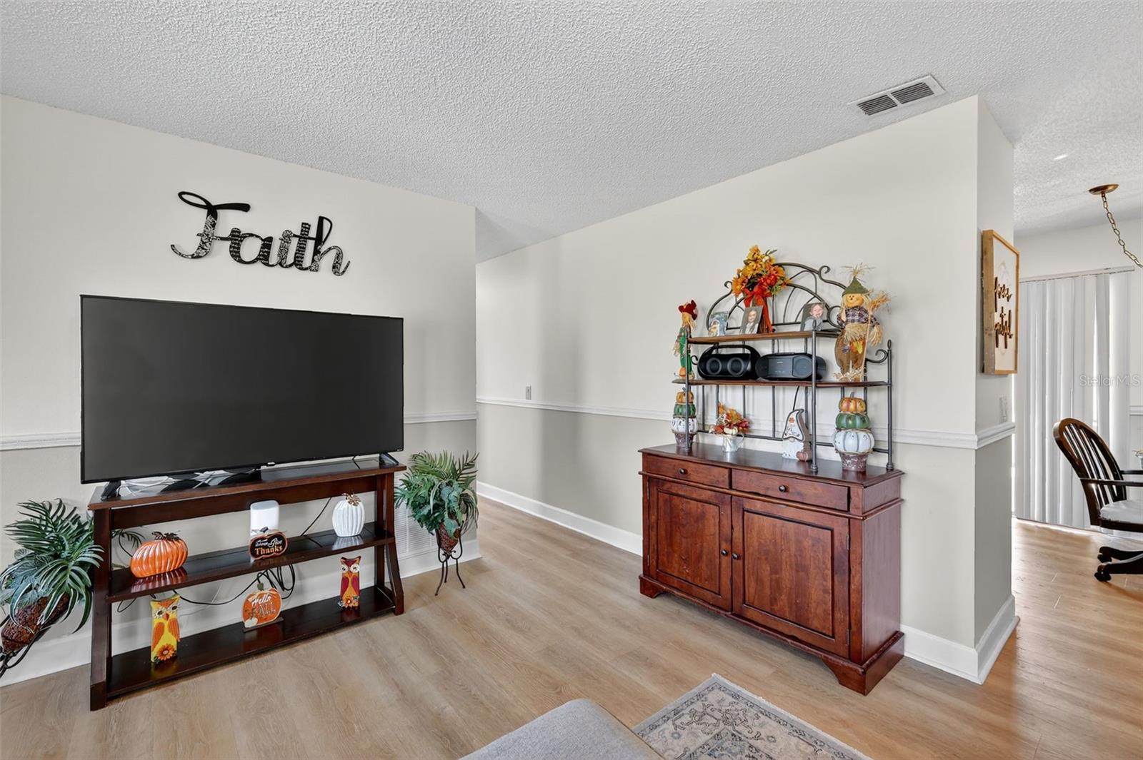 Image 7 of 27 For 1239 Padgett Circle