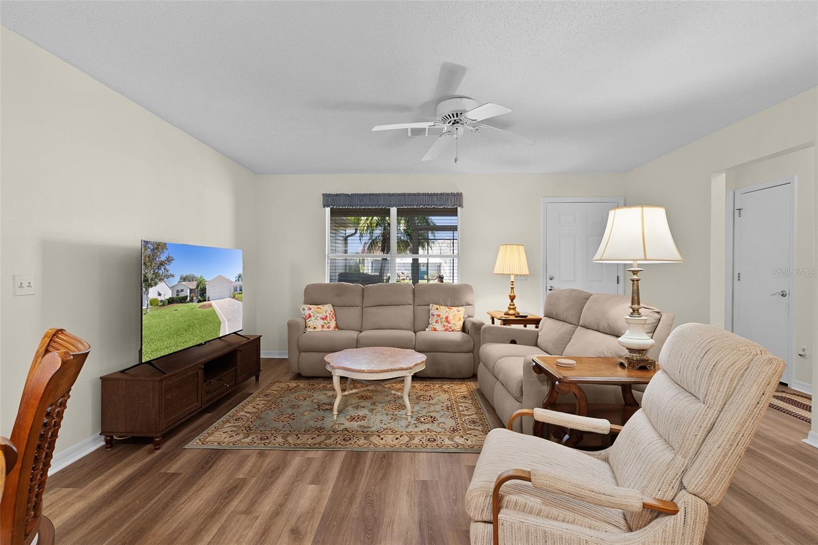 Image 11 of 37 For 2011 Castano Place