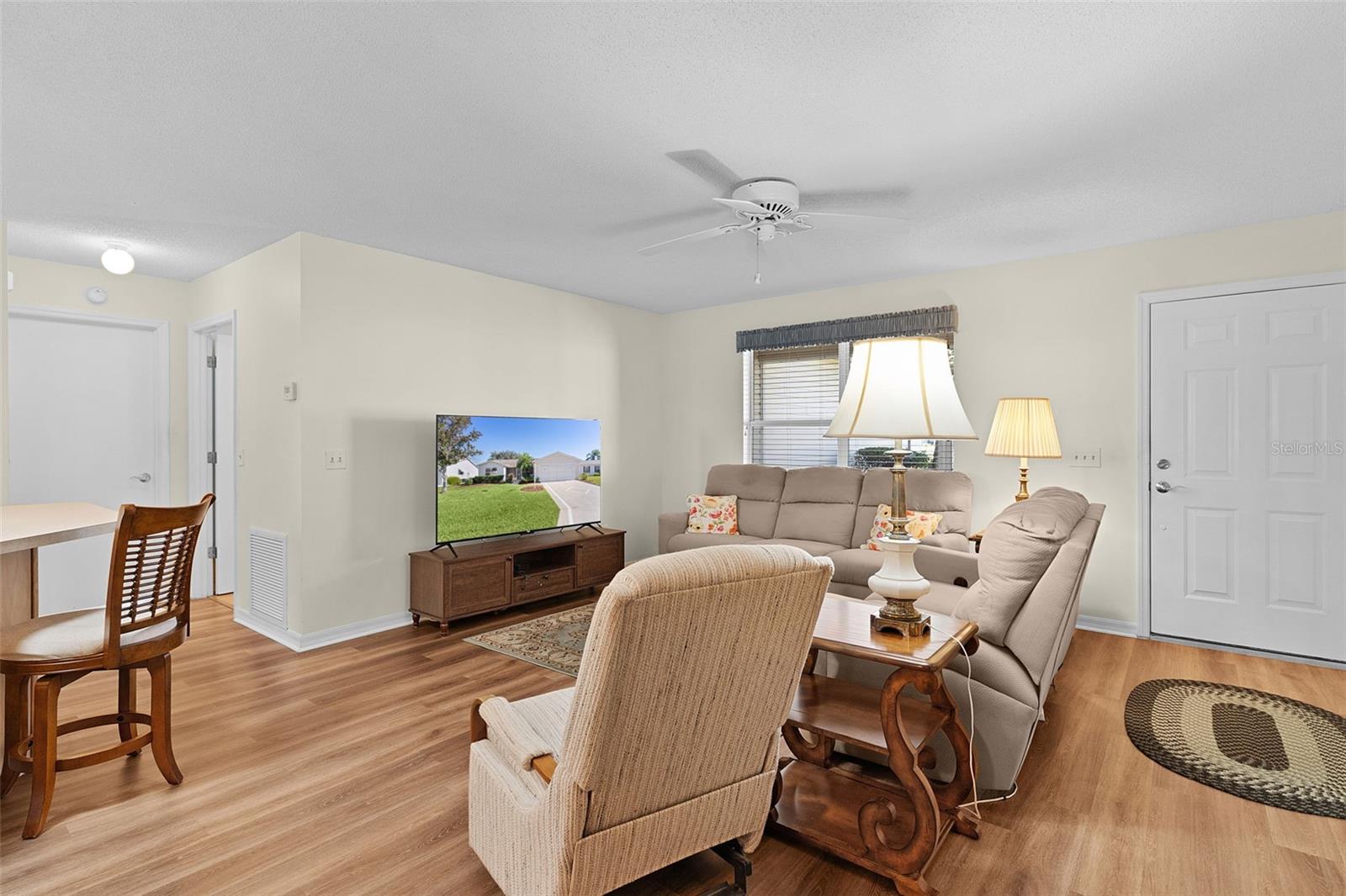 Image 13 of 37 For 2011 Castano Place