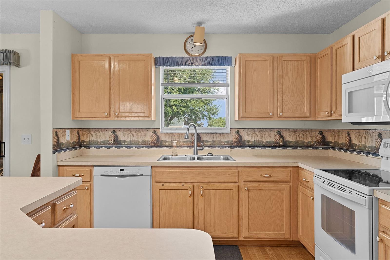 Image 16 of 37 For 2011 Castano Place