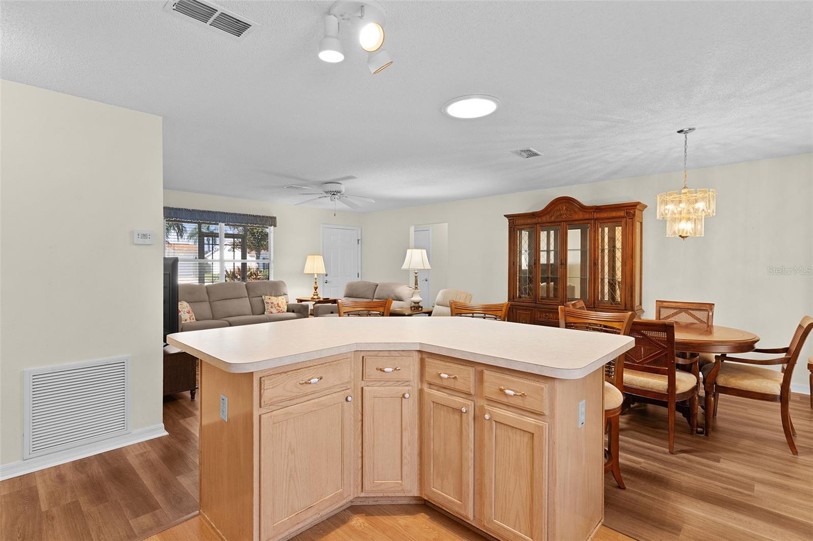 Image 17 of 37 For 2011 Castano Place