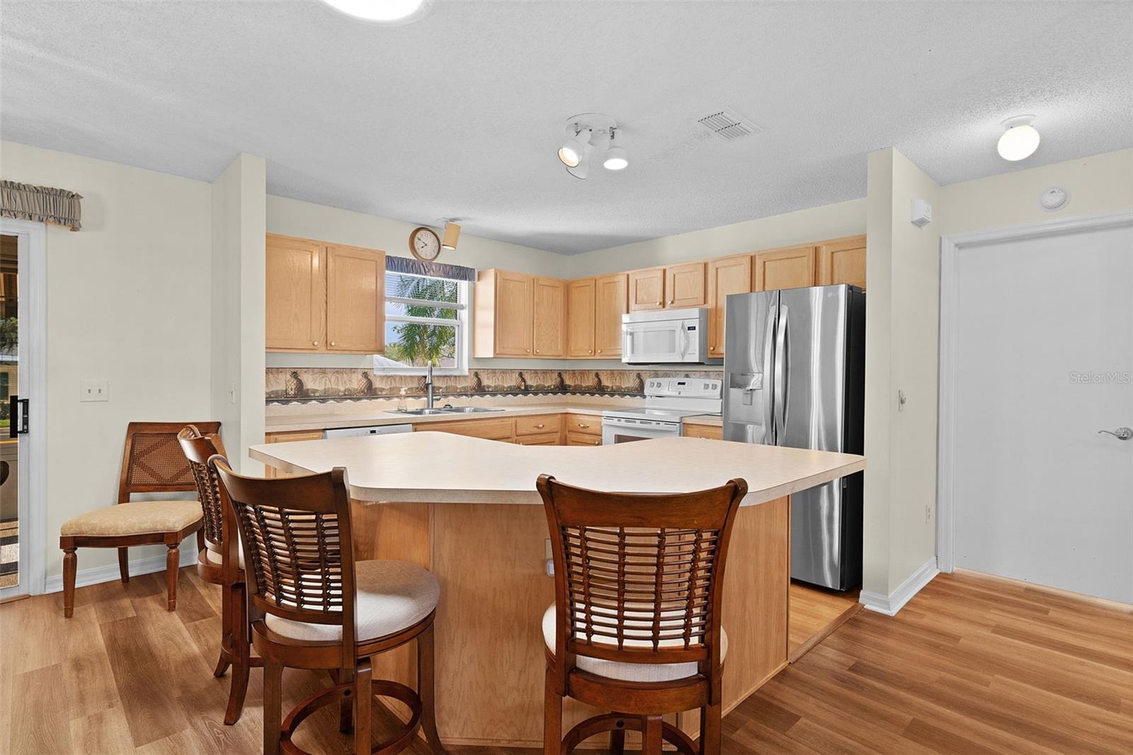 Image 18 of 37 For 2011 Castano Place