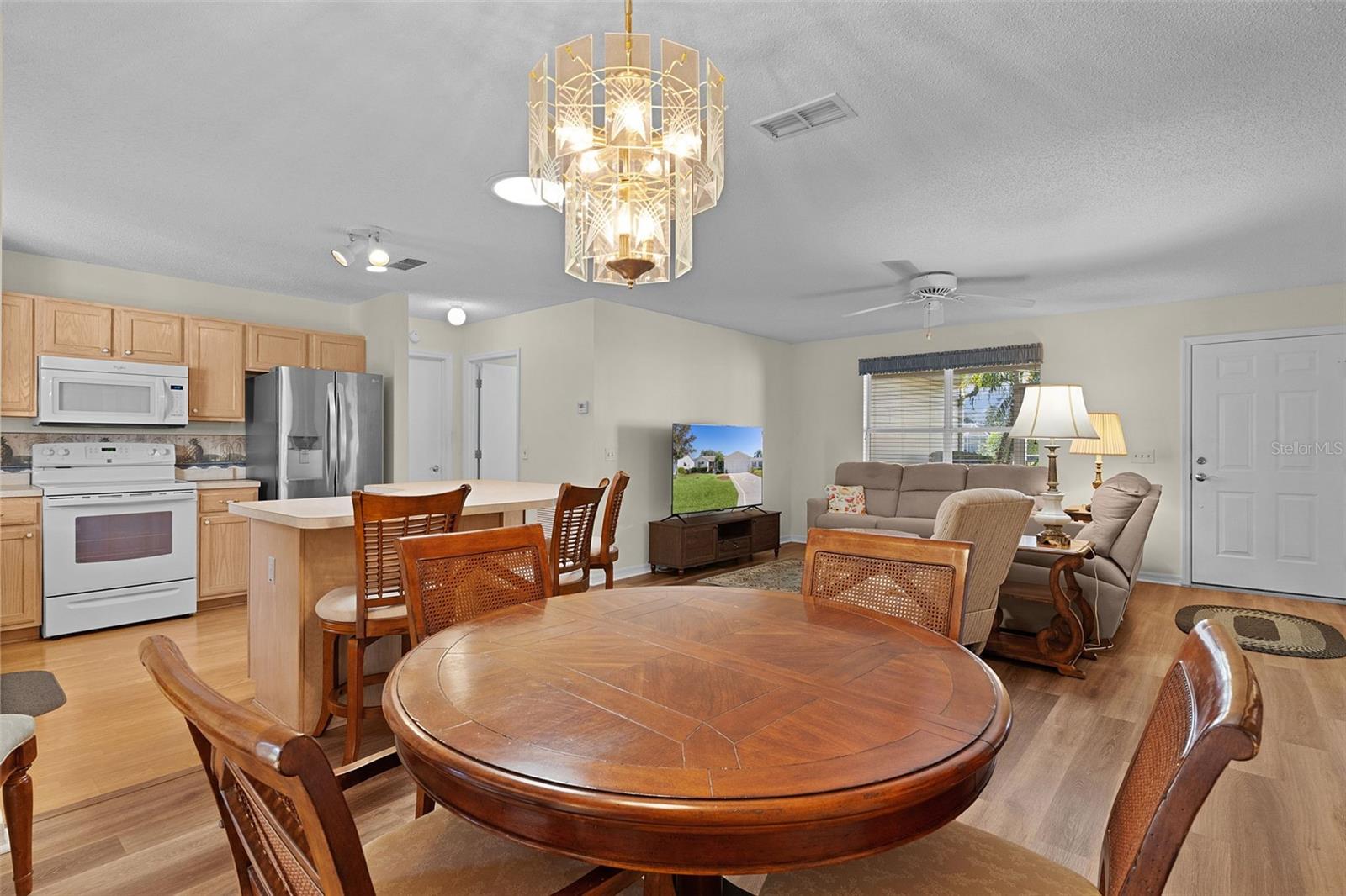 Image 20 of 37 For 2011 Castano Place