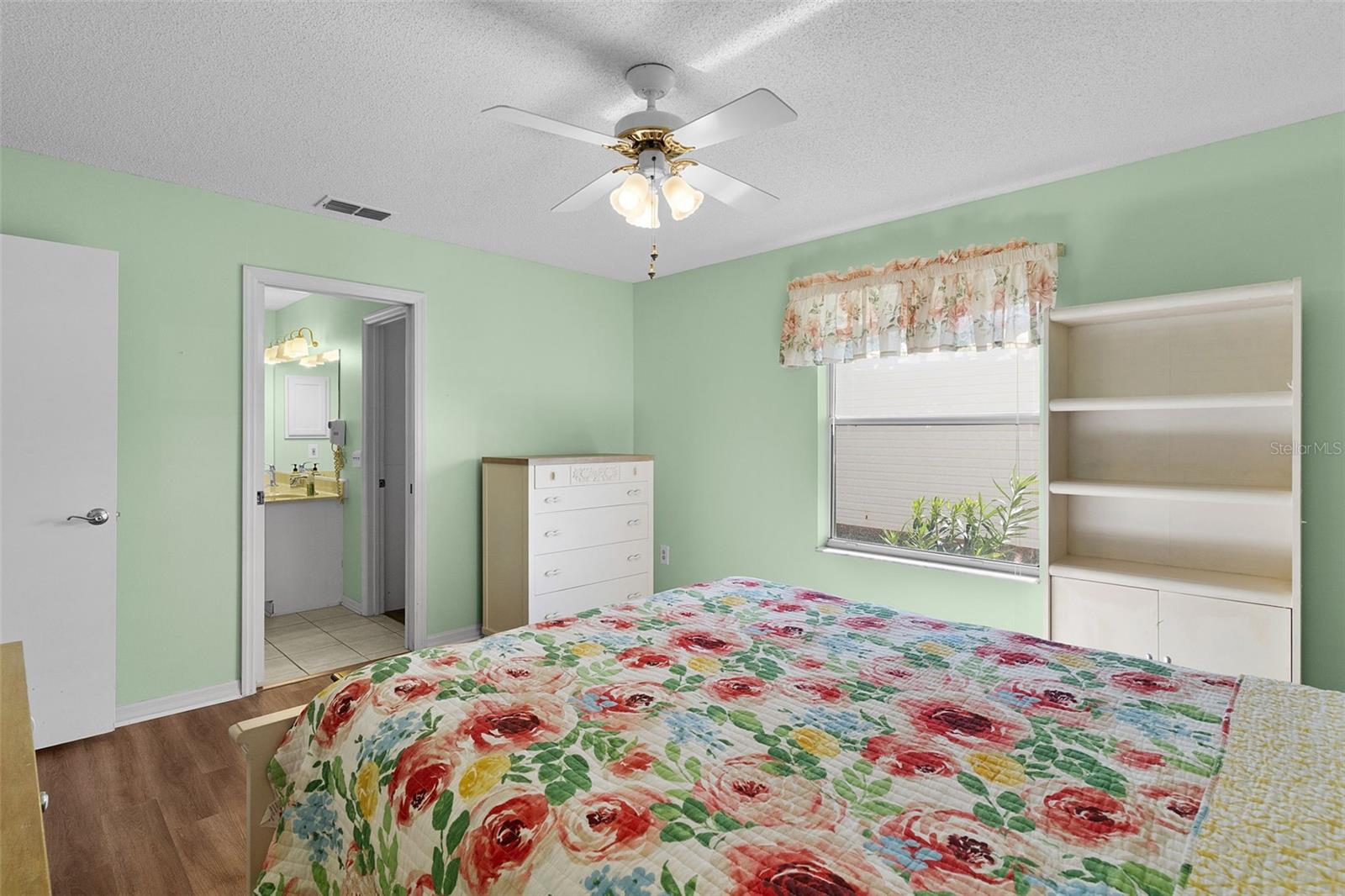 Image 22 of 37 For 2011 Castano Place