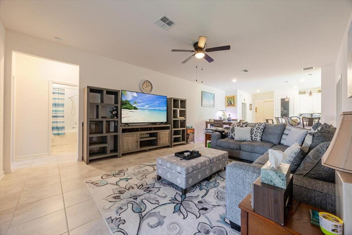 Image 14 of 26 For 969 Laurel View Way