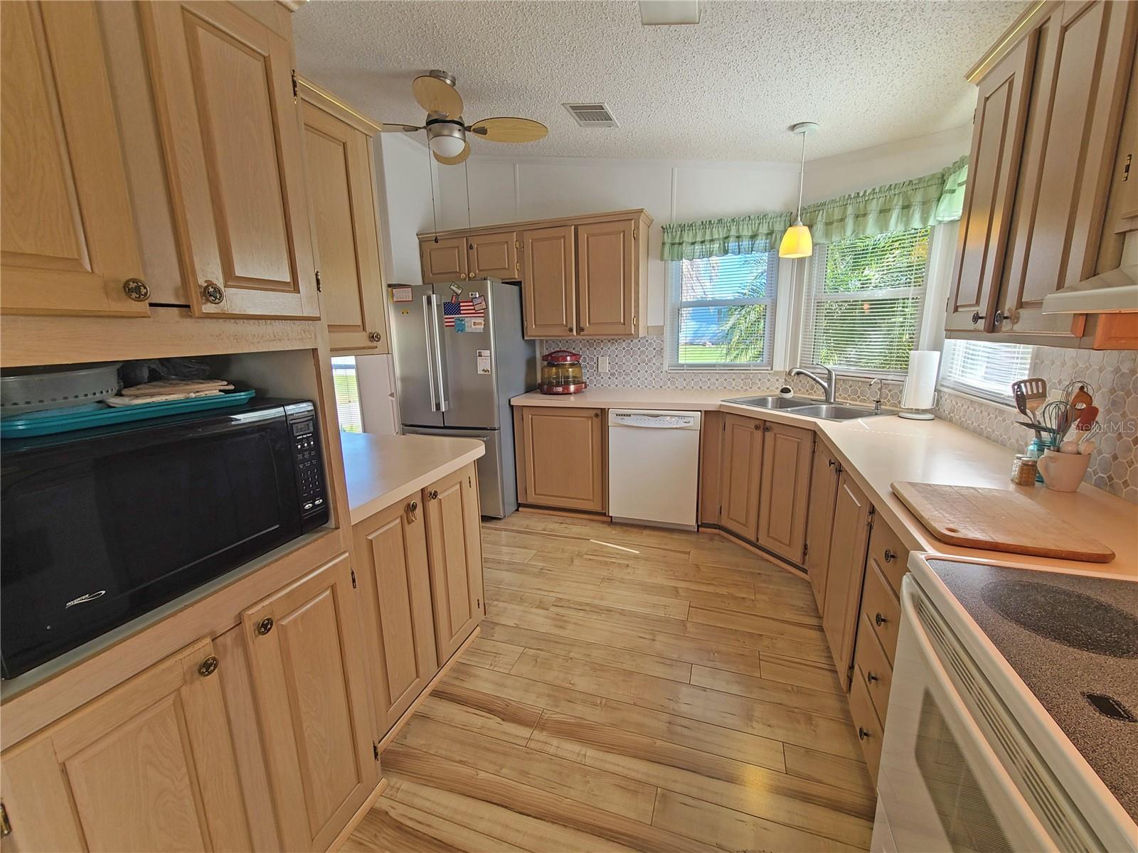 Image 9 of 30 For 5438 Heritage Boulevard