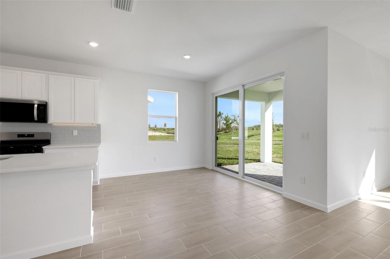 Image 12 of 61 For 5485 Camberly Court