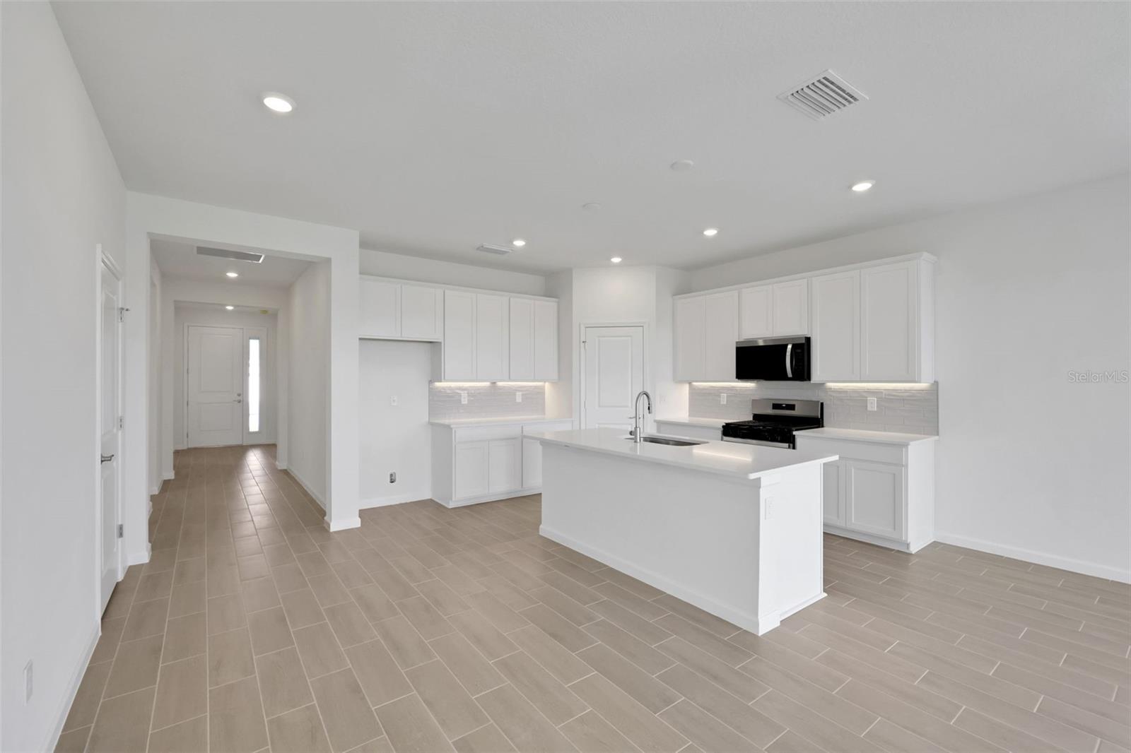 Image 14 of 61 For 5485 Camberly Court