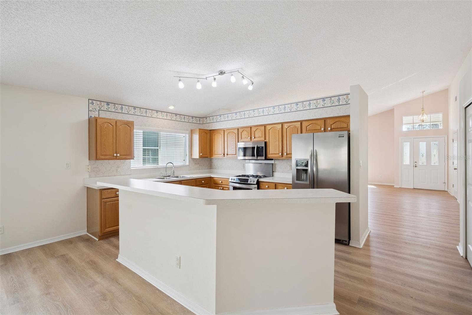 Image 7 of 34 For 24914 Cranes Roost Circle