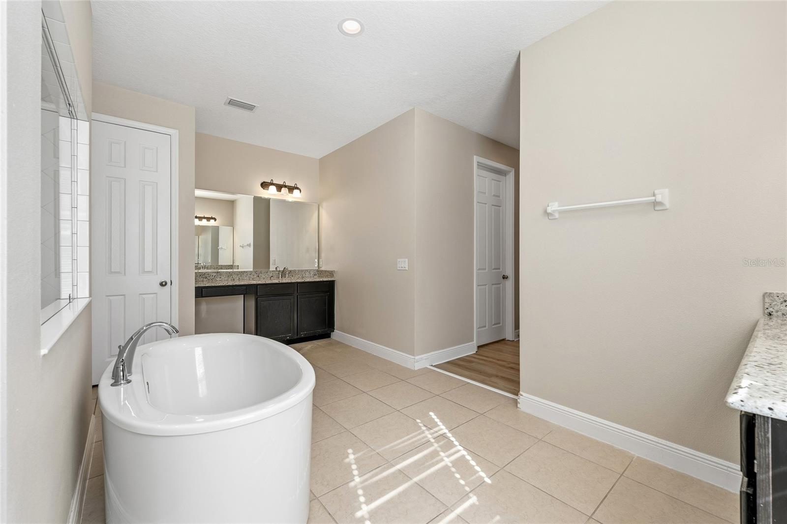 Image 23 of 62 For 1893 Bonser Road