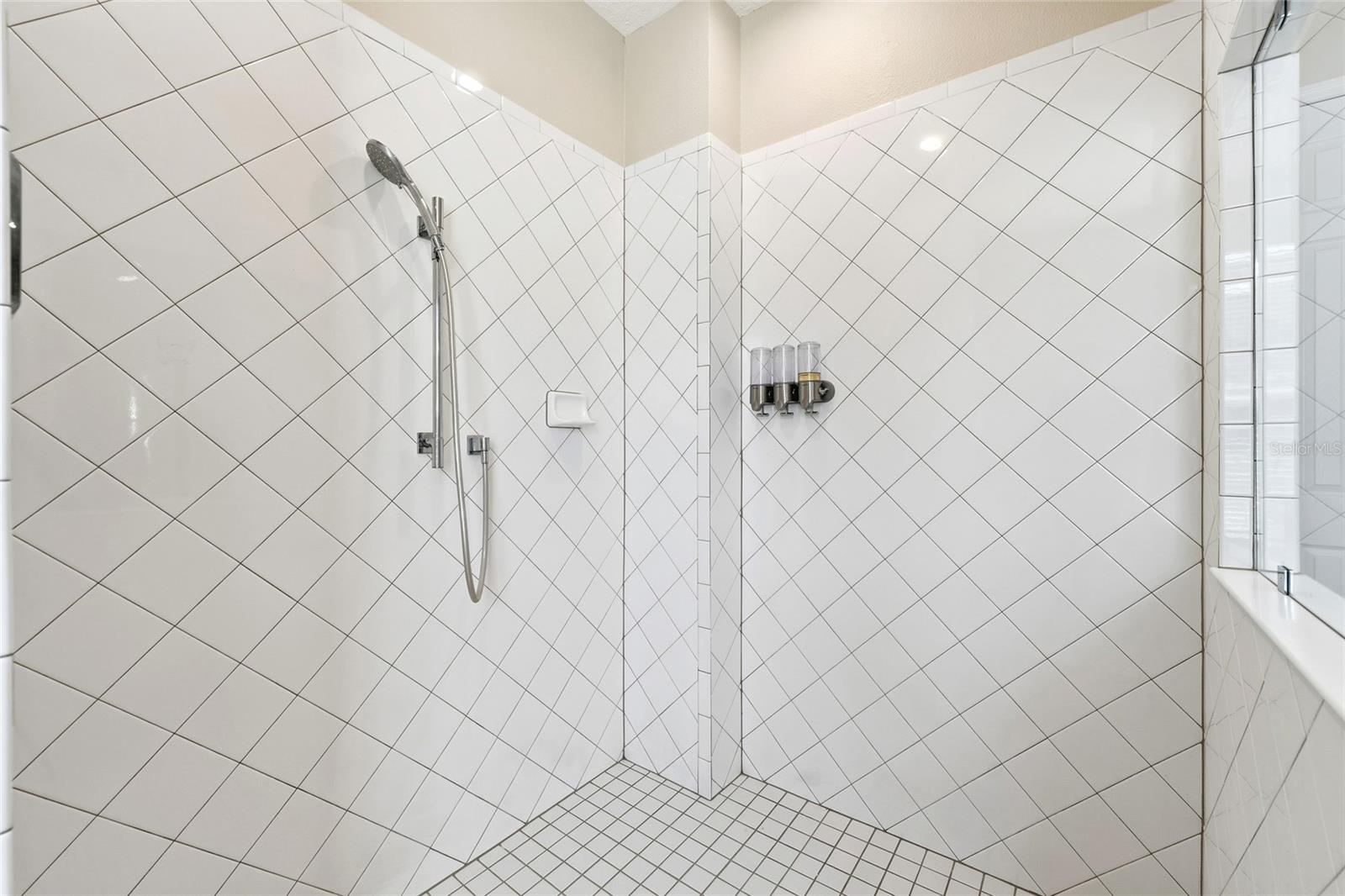 Image 24 of 62 For 1893 Bonser Road