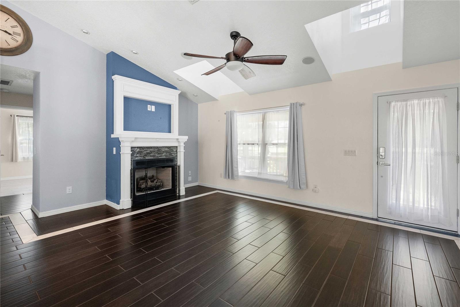 Image 14 of 72 For 7037 Cr 625  