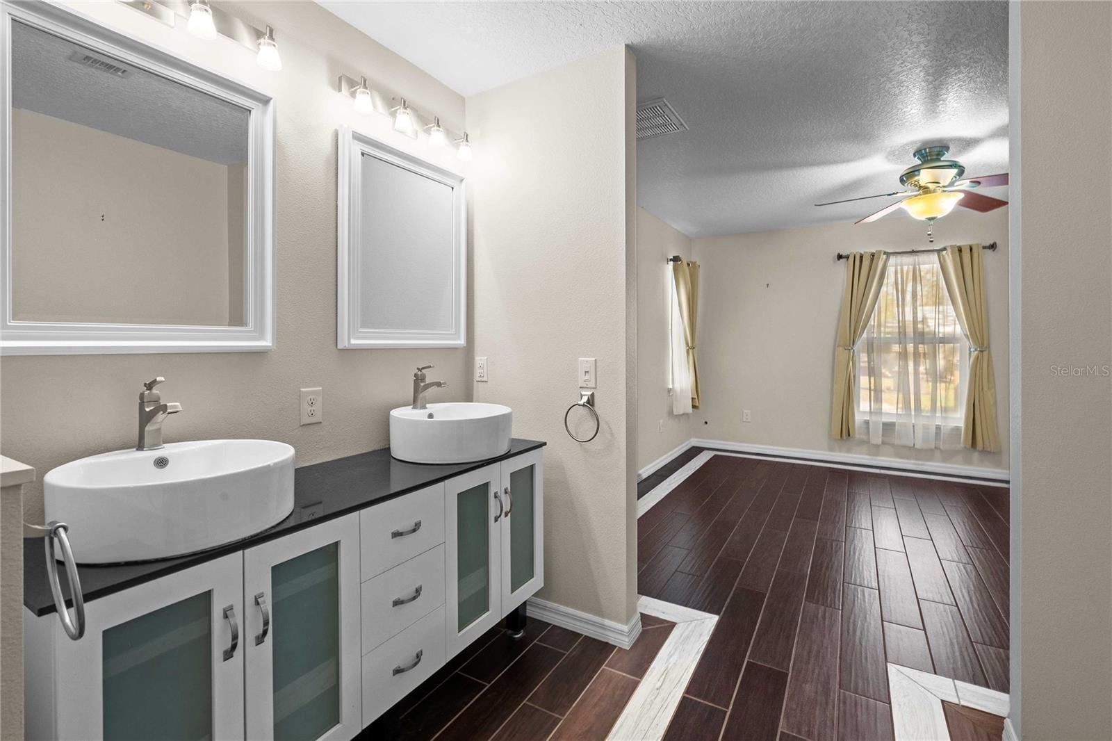 Image 2 of 72 For 7037 Cr 625  