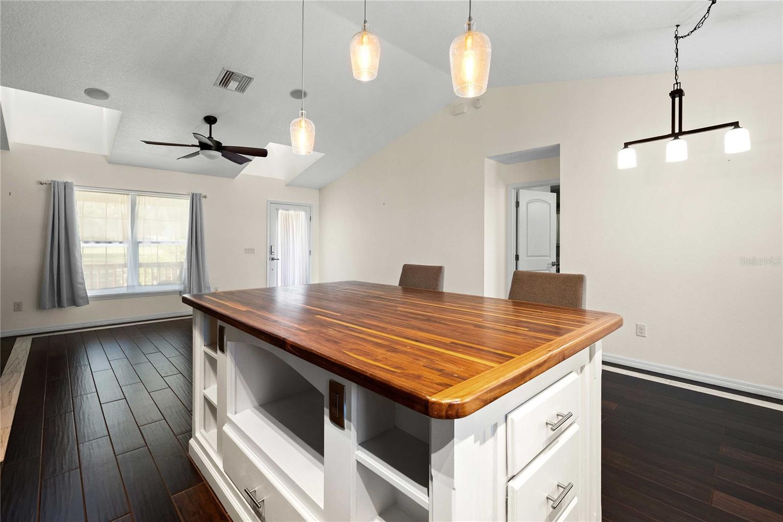 Image 21 of 72 For 7037 Cr 625  