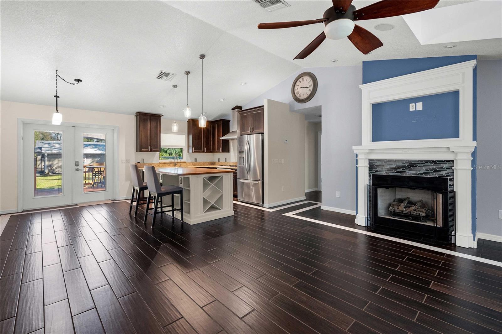 Image 3 of 72 For 7037 Cr 625  