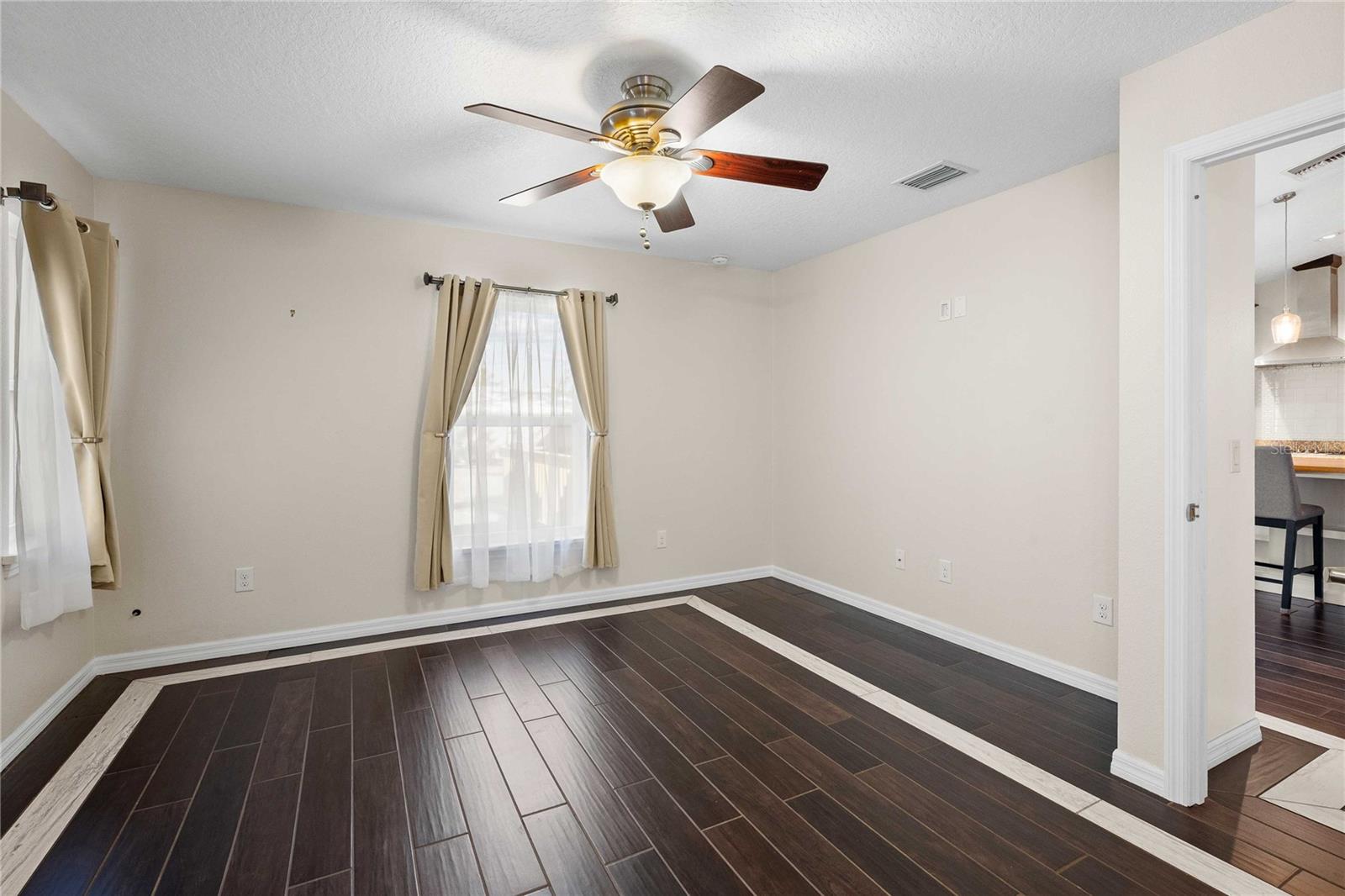 Image 32 of 72 For 7037 Cr 625  