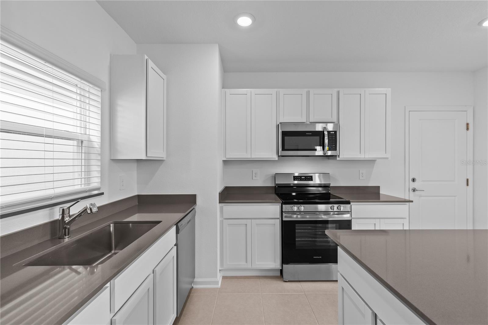 Image 10 of 36 For 7452 Ivy Tendril Avenue