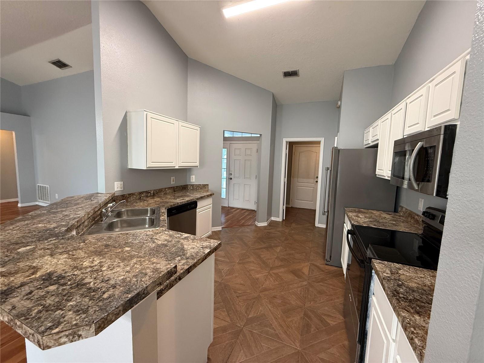 Image 12 of 26 For 125 Pacific Avenue