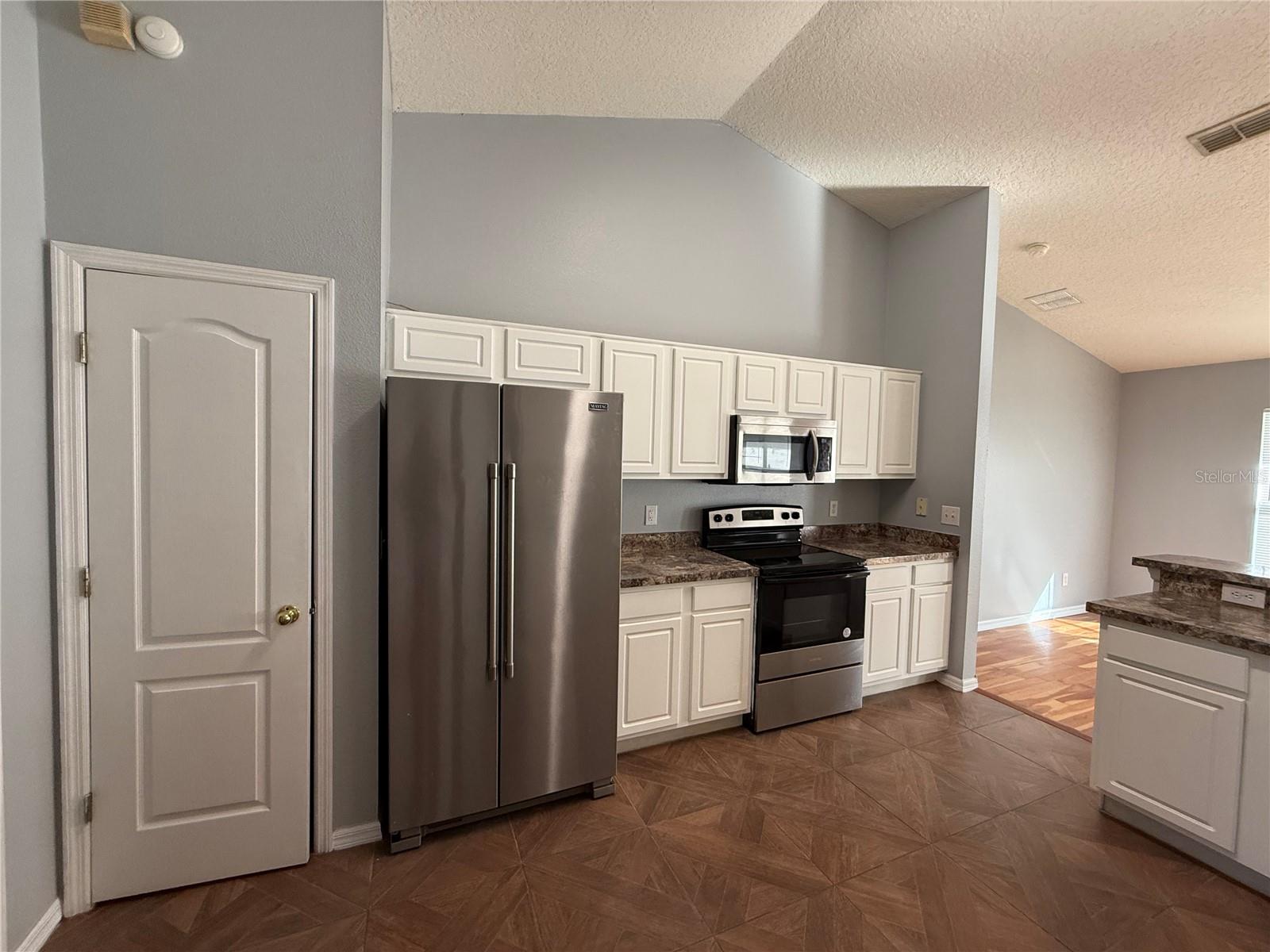 Image 8 of 26 For 125 Pacific Avenue