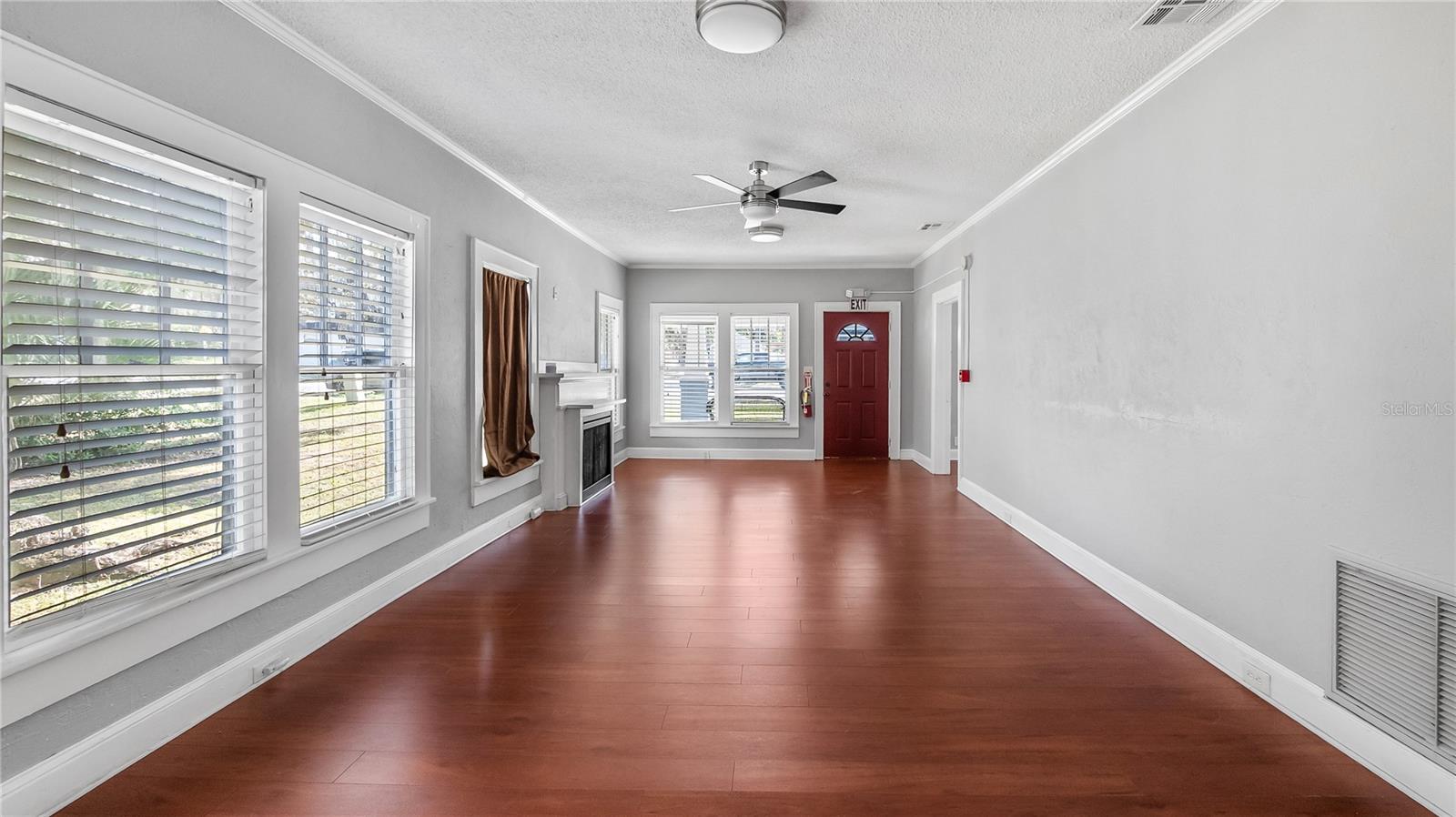 Image 12 of 37 For 1704 Main Street