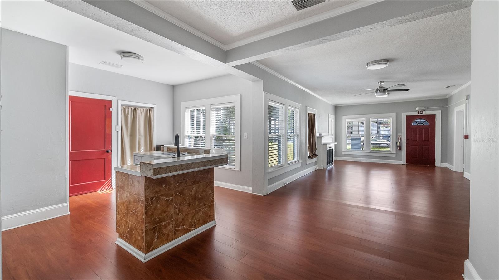 Image 15 of 37 For 1704 Main Street