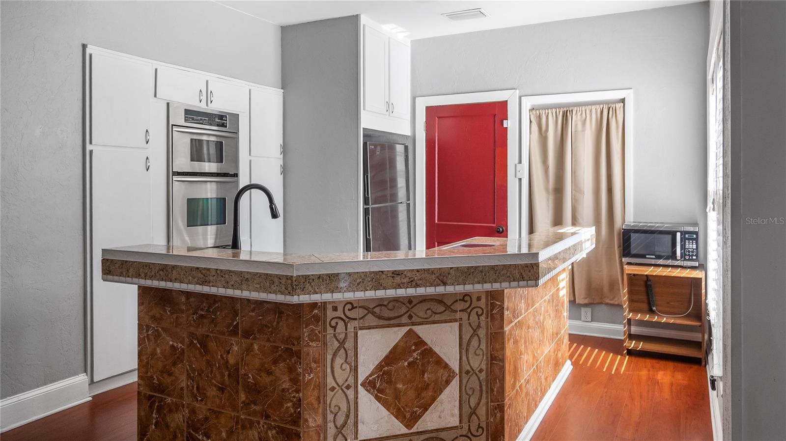 Image 19 of 37 For 1704 Main Street