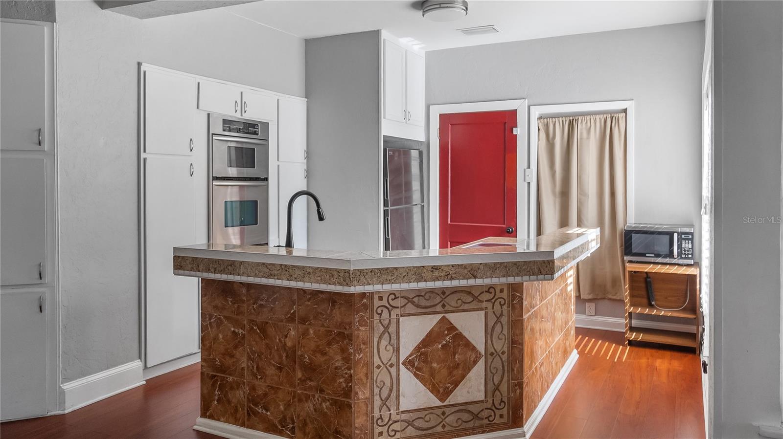 Image 21 of 37 For 1704 Main Street