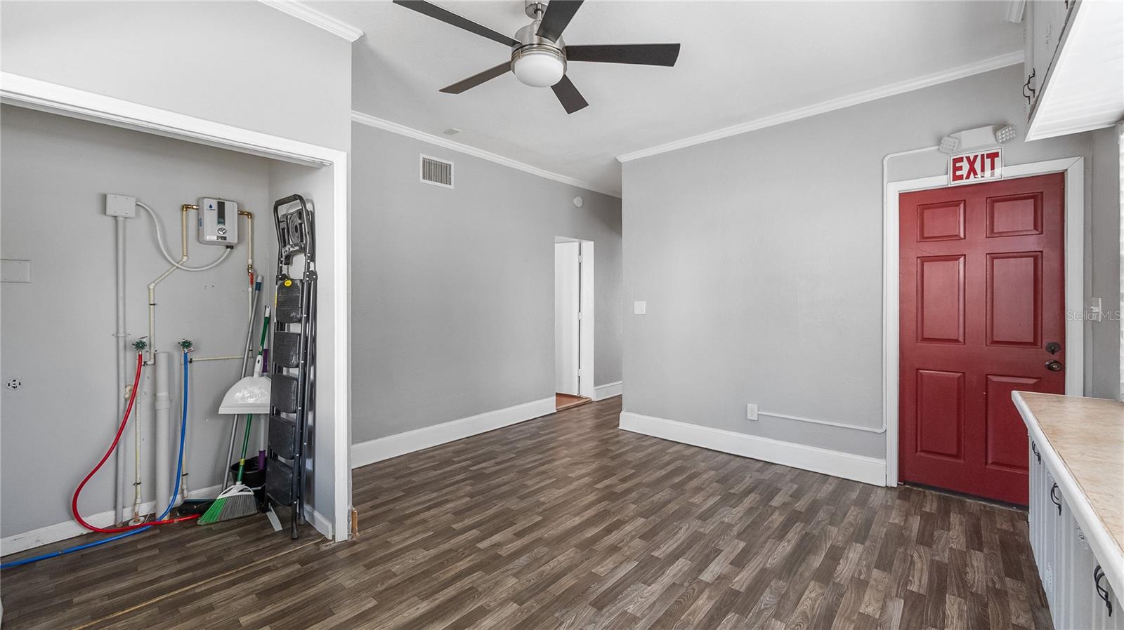 Image 22 of 37 For 1704 Main Street