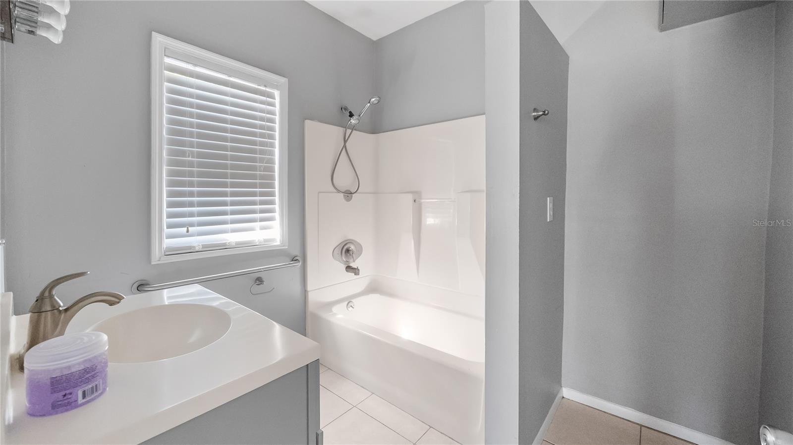 Image 29 of 37 For 1704 Main Street