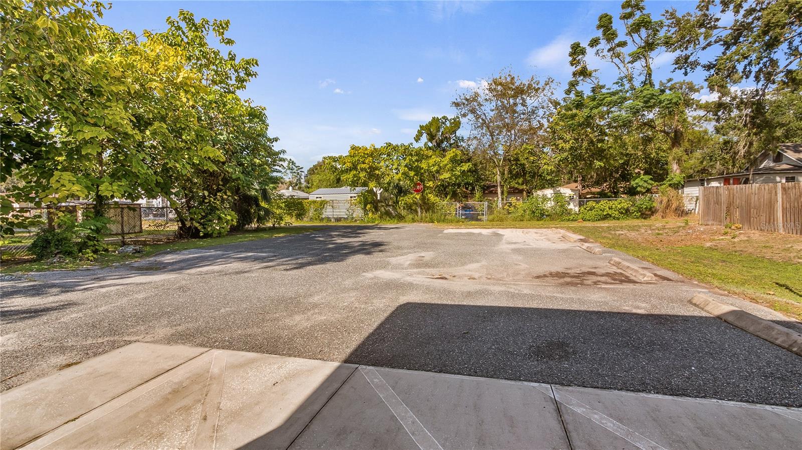 Image 35 of 37 For 1704 Main Street