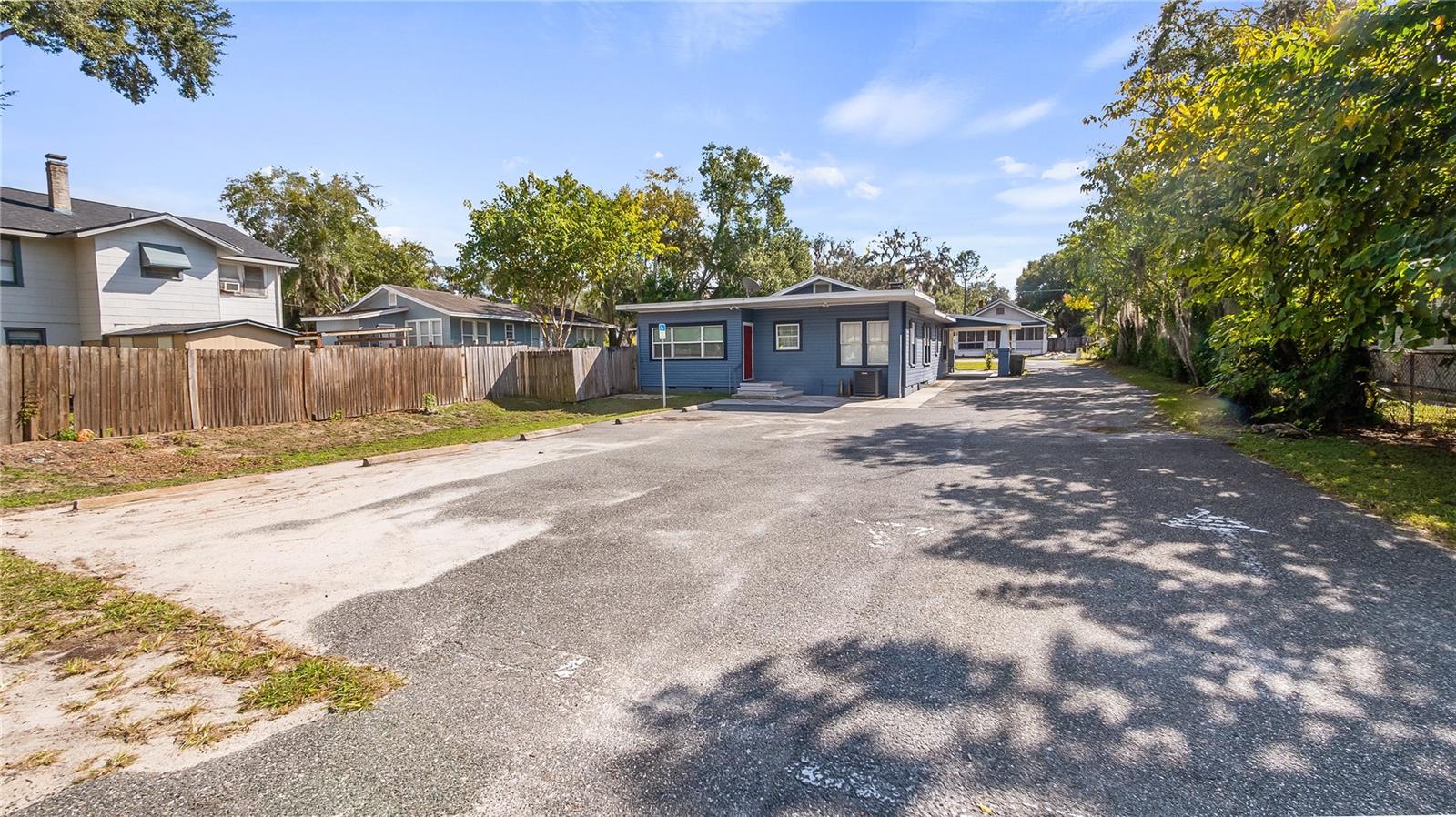 Image 5 of 37 For 1704 Main Street